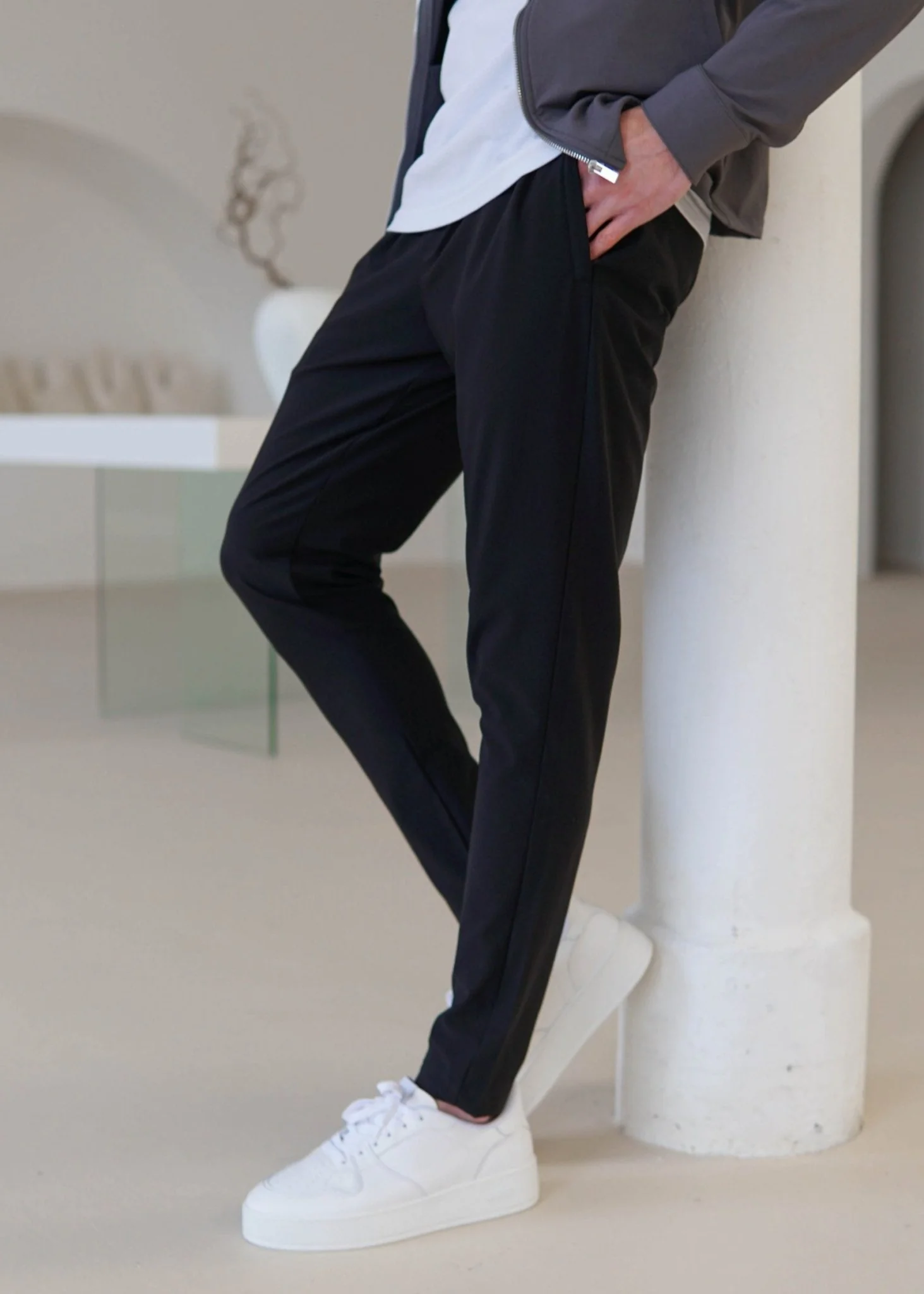 Everyday Pant In Black - Image 4