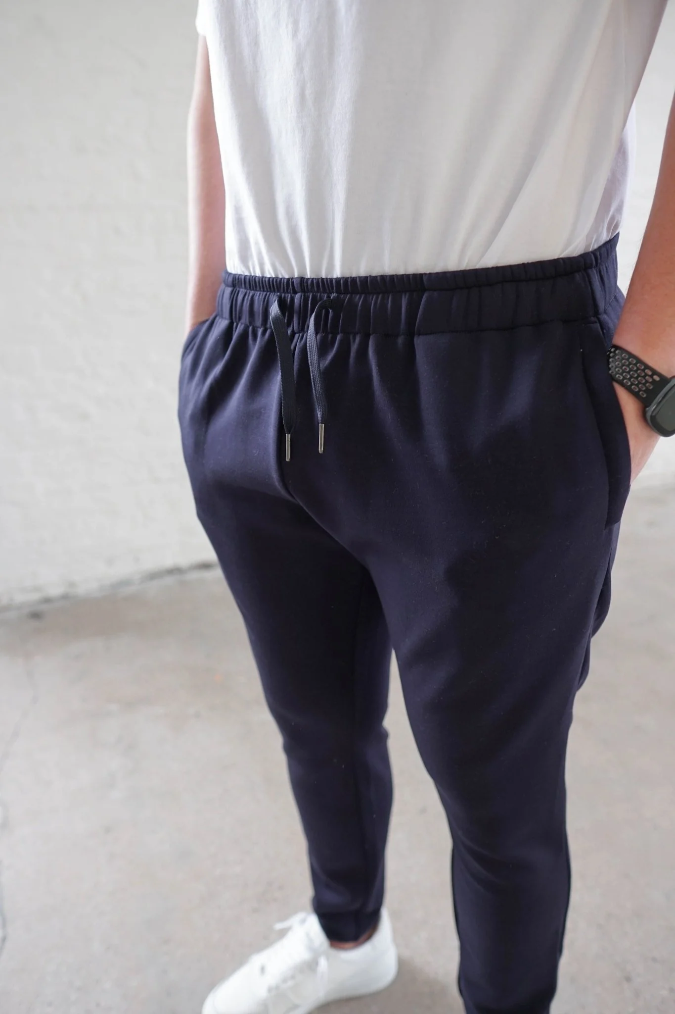 Luxe Aura Joggers In Navy - Image 5
