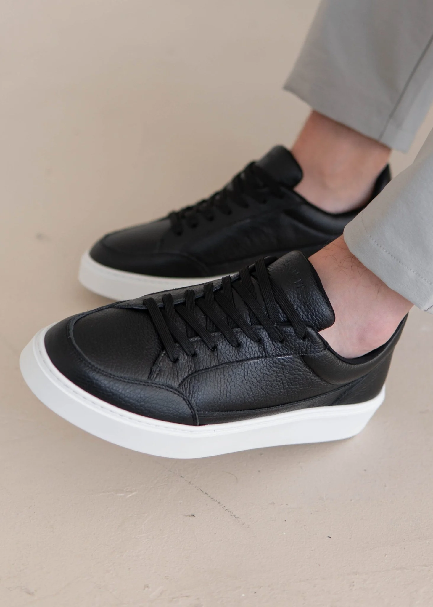 Premium Leather Trainer In Black/White - Image 4