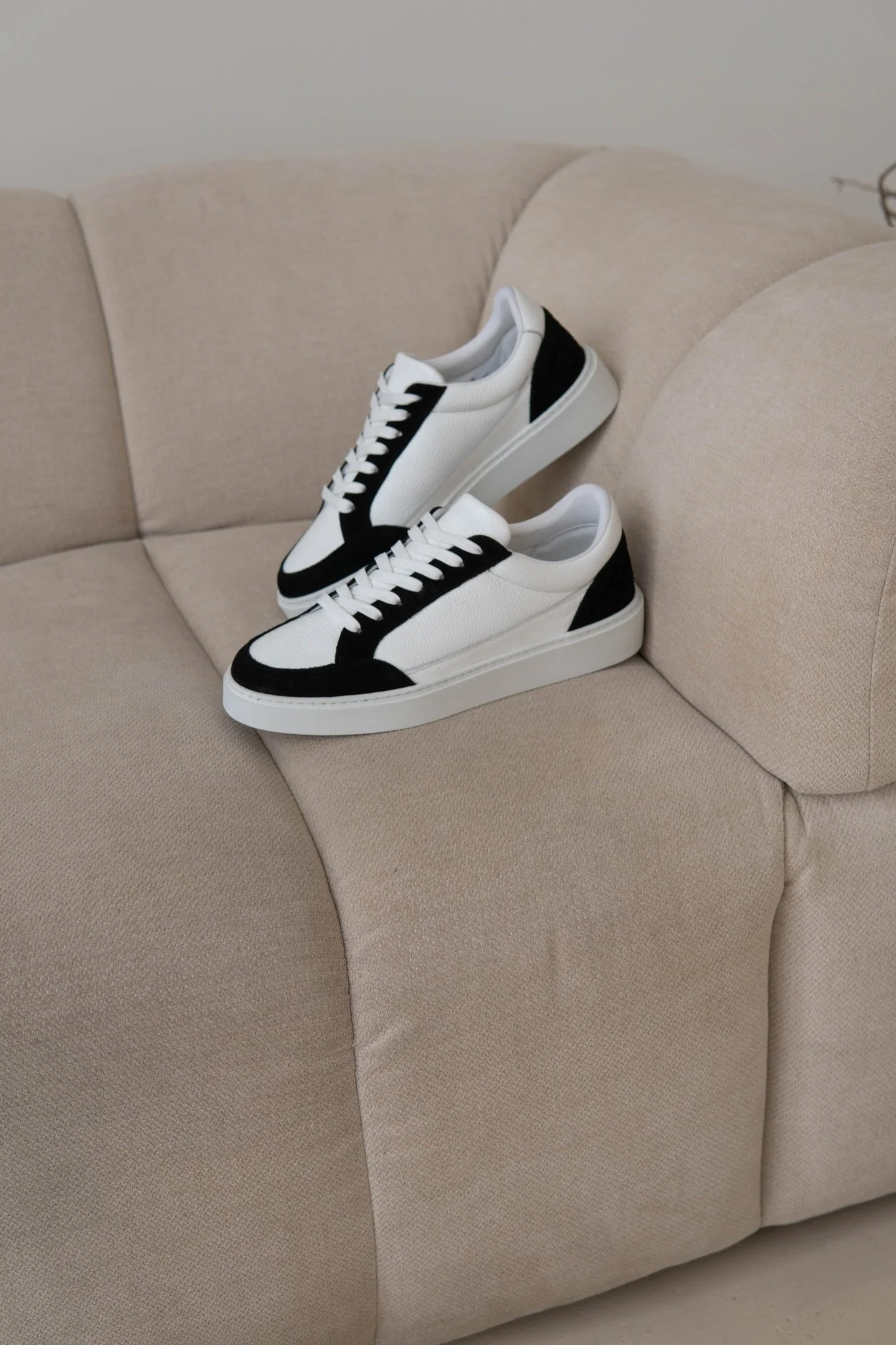 Premium Leather Trainer In White/Black Suede - Image 15