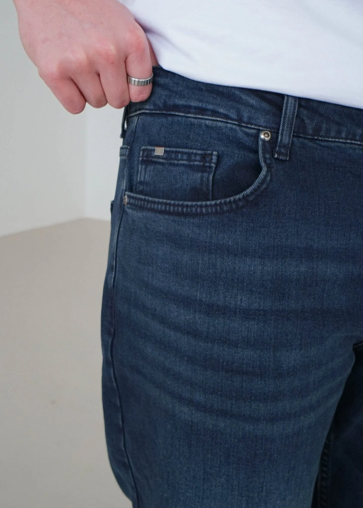 Relaxed Tapered Jeans In Midnight Dark Blue - Image 11