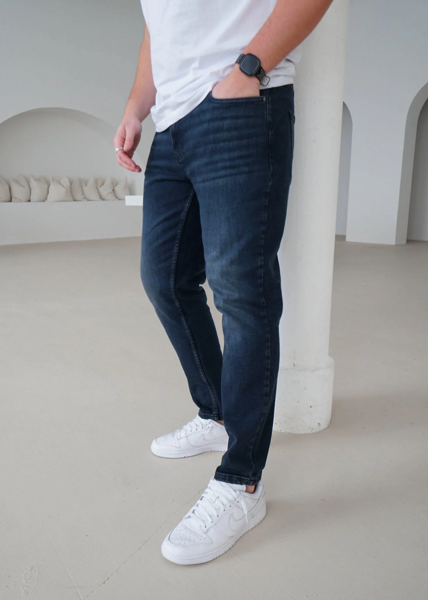 Relaxed Tapered Jeans In Midnight Dark Blue - Image 5