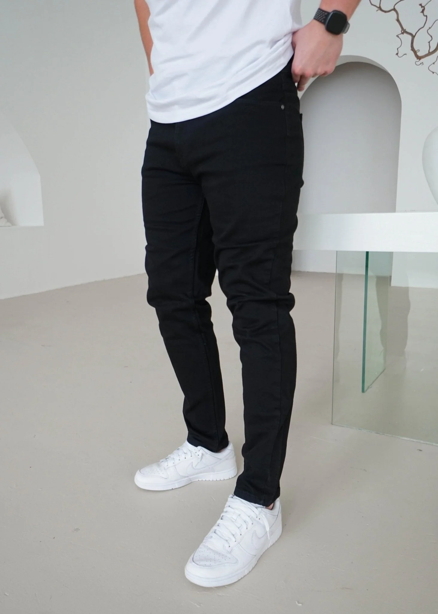 Relaxed Tapered Jeans In Jet Black - Image 3